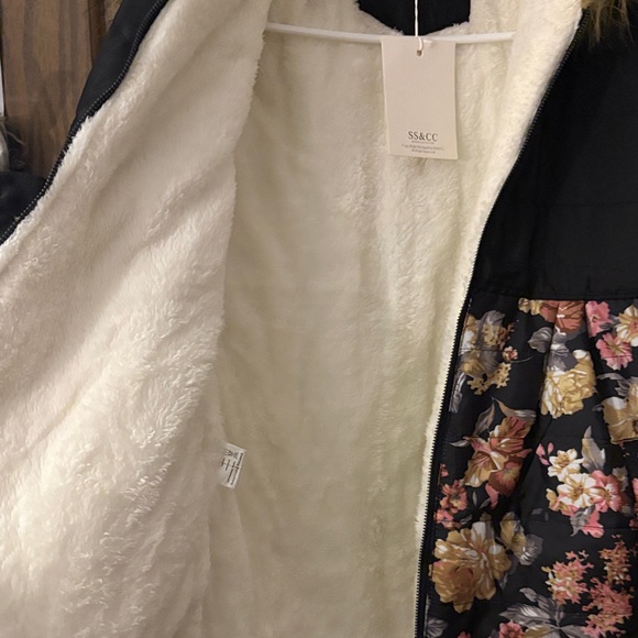 Black Floral Kids Puffer Jacket with Faux Fur Hood - Picture 5 of 6